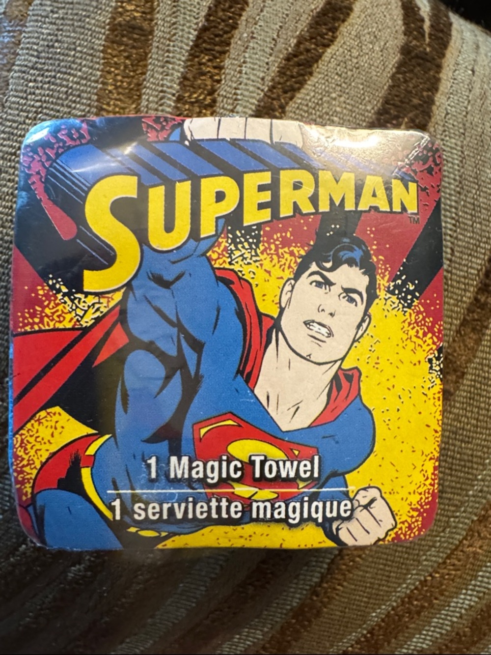 DC Comics Superman Yellow Blue Red Magic Towel RARE PRINT